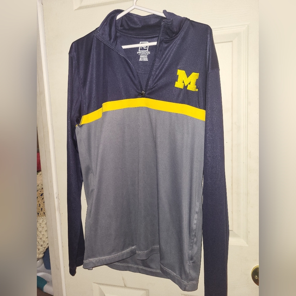Men's pullover - Picture 2 of 2